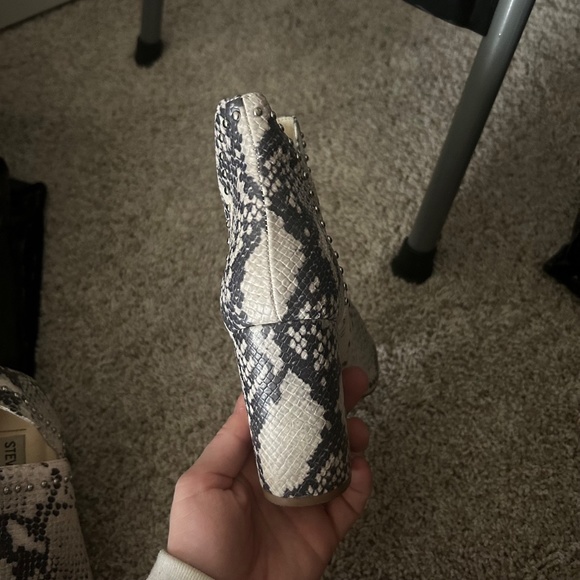 Steve Madden Rookie Snake Ankle Boot Size 6 - Picture 3 of 6